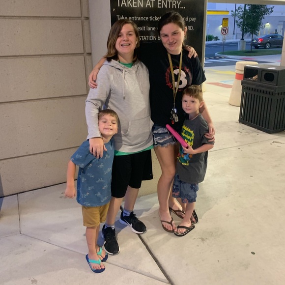 Hi it’s Lauren ♥️ - Picture 2 of 6